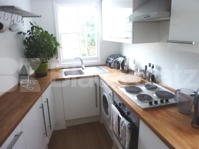 			MINUTES TO REGENTS PARK!, 1 Bedroom, 1 bath, 1 reception Flat			 Parkway, REGENTS PARK